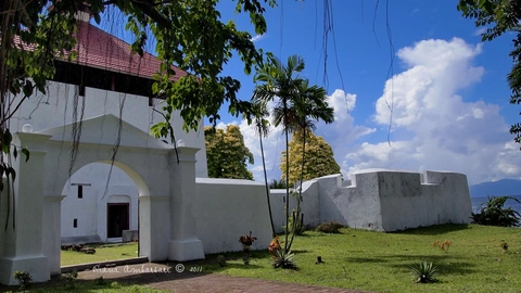 Benteng Amsterdam (foto: Riana Ambarsari)
