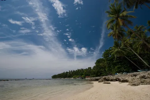 Pante Lawena (foto: Harum Sekartaji, Shutterstock)